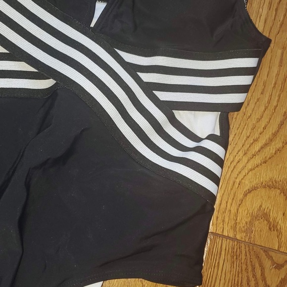 LAST 1❤️Striped One Piece Swimsuit - Picture 7 of 10